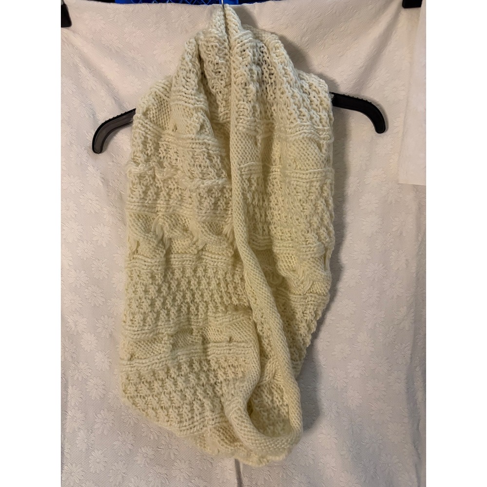 Chunky Cable Knit Infinity cottagecore CabincoreWinter Minimalist Scarf Cream